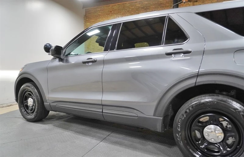 2025 Ford Explorer 6th Gen - Image 18 of 21