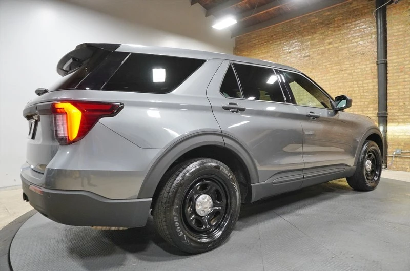 2025 Ford Explorer 6th Gen - Image 12 of 21