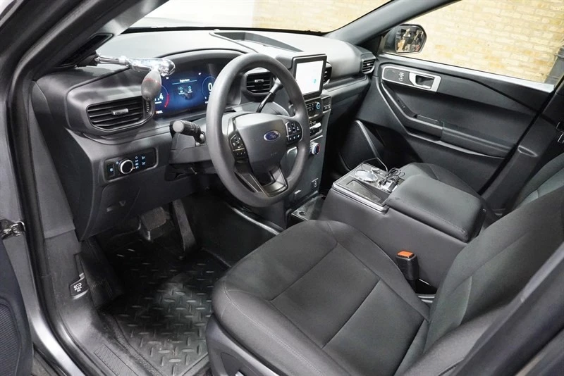 2025 Ford Explorer 6th Gen - Image 20 of 21