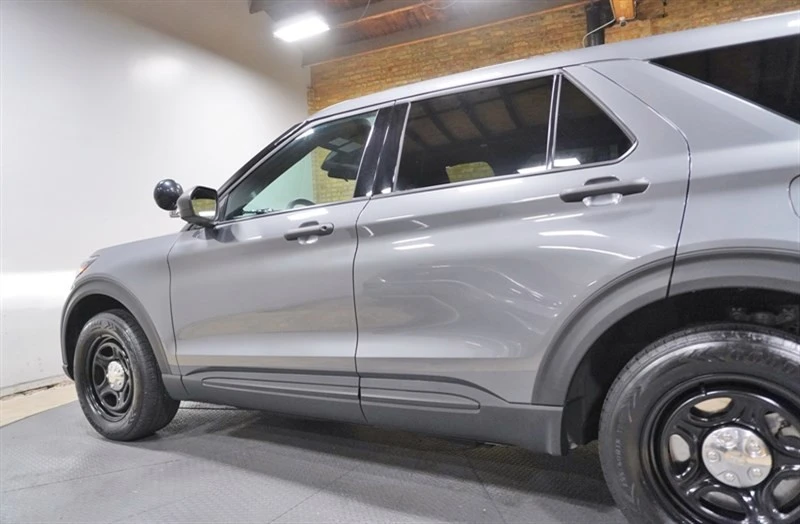 2025 Ford Explorer 6th Gen - Image 18 of 21