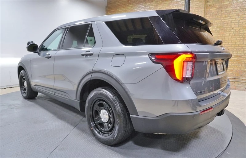 2025 Ford Explorer 6th Gen - Image 15 of 21