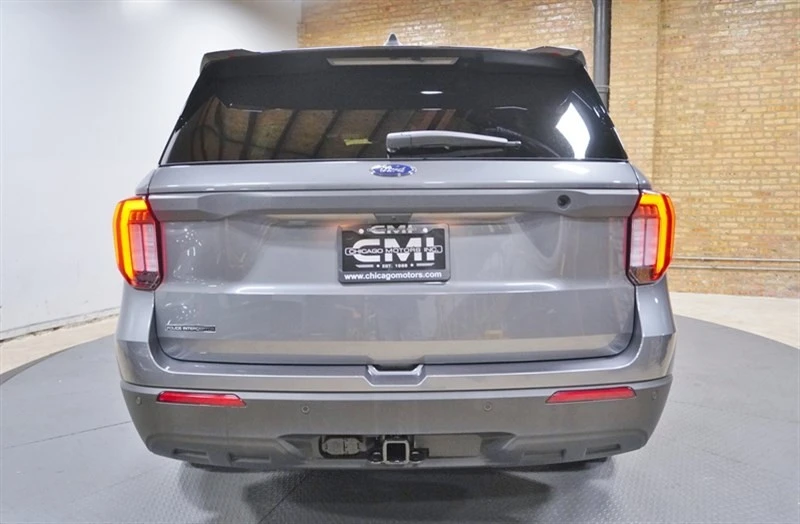2025 Ford Explorer 6th Gen - Image 14 of 21