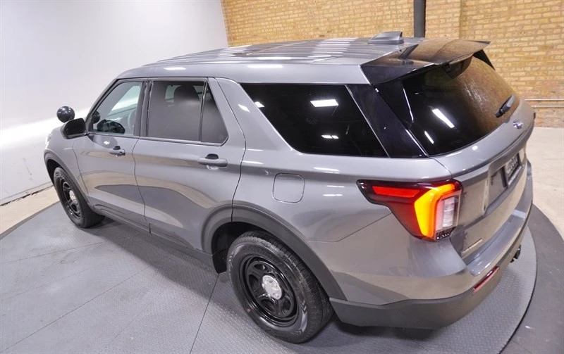 2025 Ford Explorer 6th Gen - Image 16 of 21