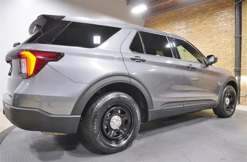 2025 Ford Explorer 6th Gen - Image 12 of 21