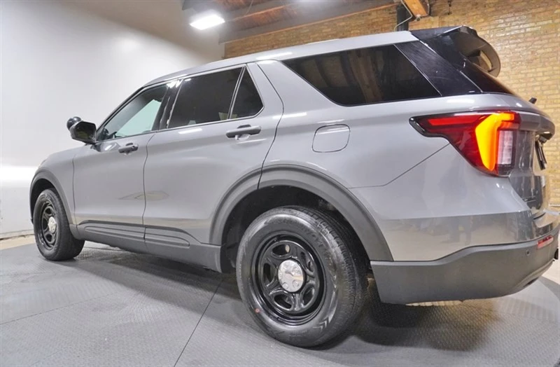 2025 Ford Explorer 6th Gen - Image 17 of 21