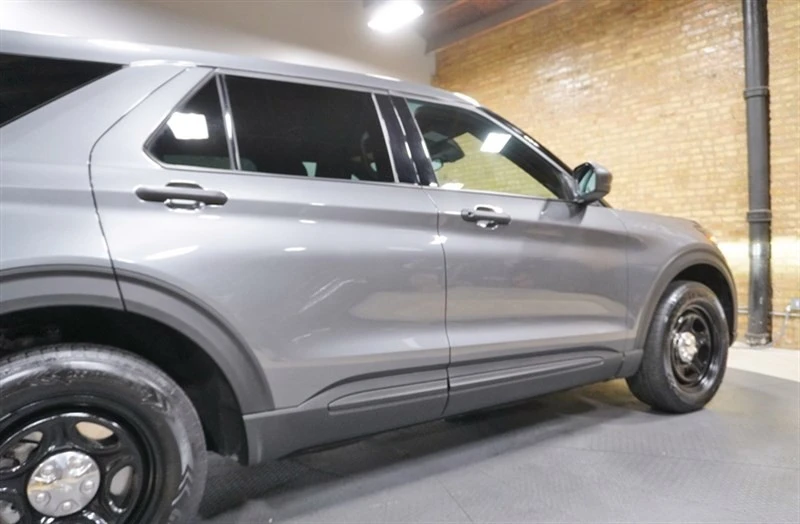 2025 Ford Explorer 6th Gen - Image 13 of 21