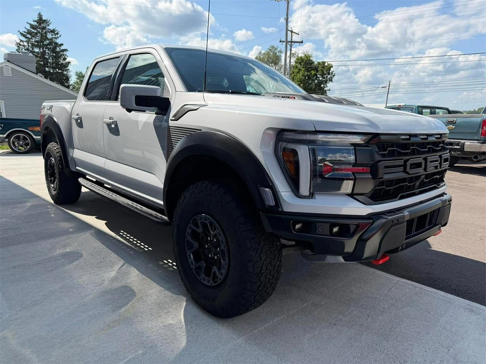 2025 Ford F-150 Raptor 14th Gen - Image 6 of 31