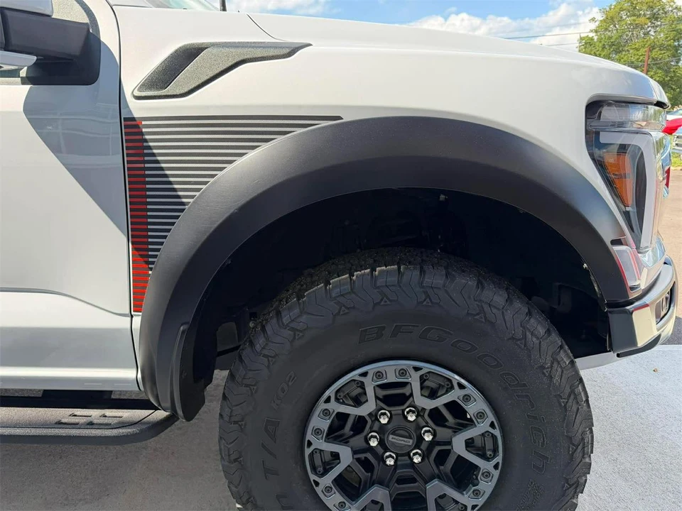 2025 Ford F-150 Raptor 14th Gen - Image 7 of 31
