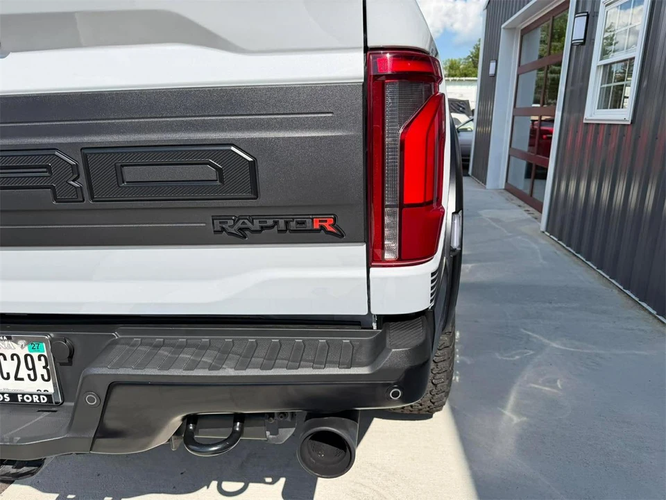 2025 Ford F-150 Raptor 14th Gen - Image 11 of 31