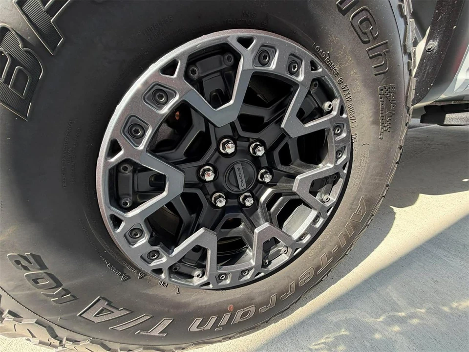 2025 Ford F-150 Raptor 14th Gen - Image 12 of 31