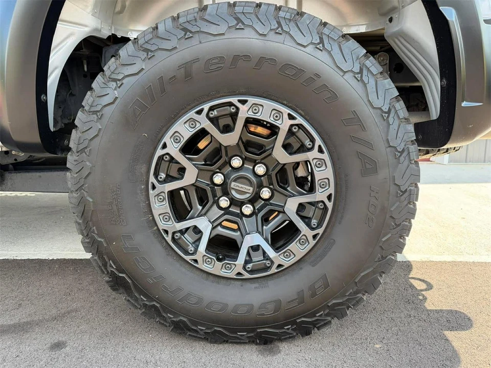 2025 Ford F-150 Raptor 14th Gen - Image 14 of 31
