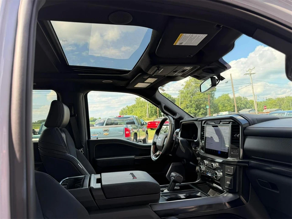 2025 Ford F-150 Raptor 14th Gen - Image 21 of 31