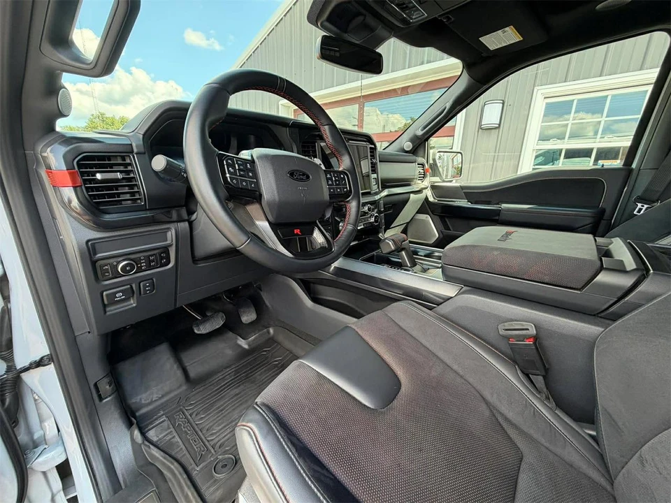 2025 Ford F-150 Raptor 14th Gen - Image 22 of 31
