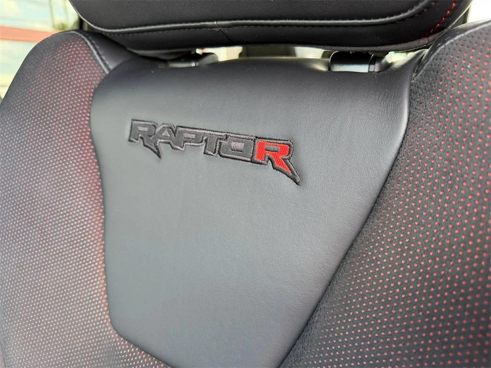 2025 Ford F-150 Raptor 14th Gen - Image 25 of 31