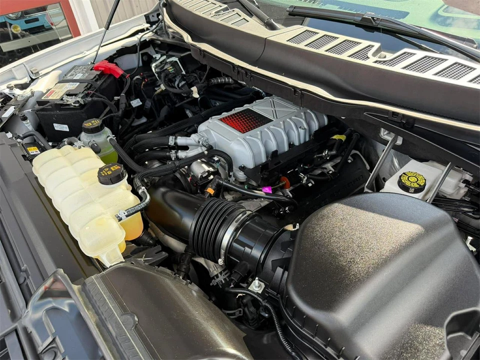 2025 Ford F-150 Raptor 14th Gen - Image 29 of 31