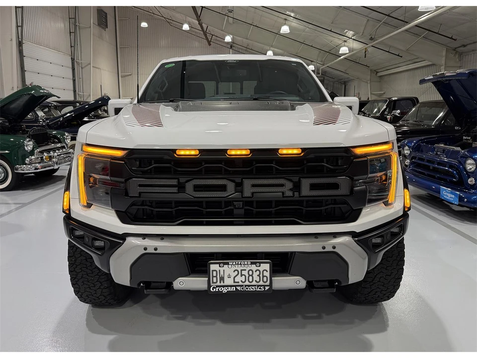 2025 Ford F-150 Raptor 14th Gen - Image 2 of 29