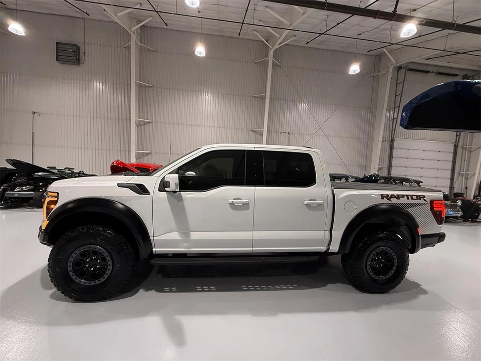 2025 Ford F-150 Raptor 14th Gen - Image 4 of 29