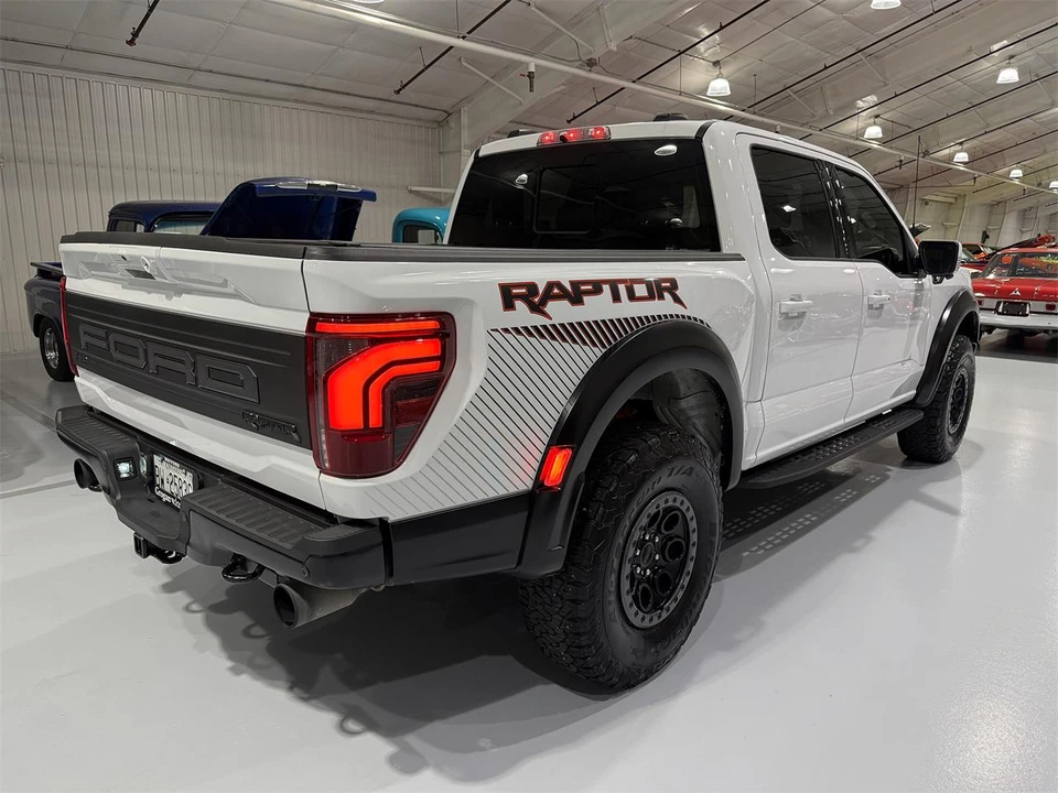 2025 Ford F-150 Raptor 14th Gen - Image 9 of 29