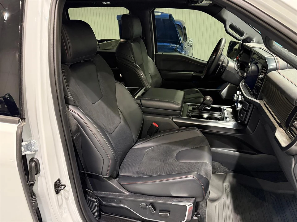 2025 Ford F-150 Raptor 14th Gen - Image 24 of 29