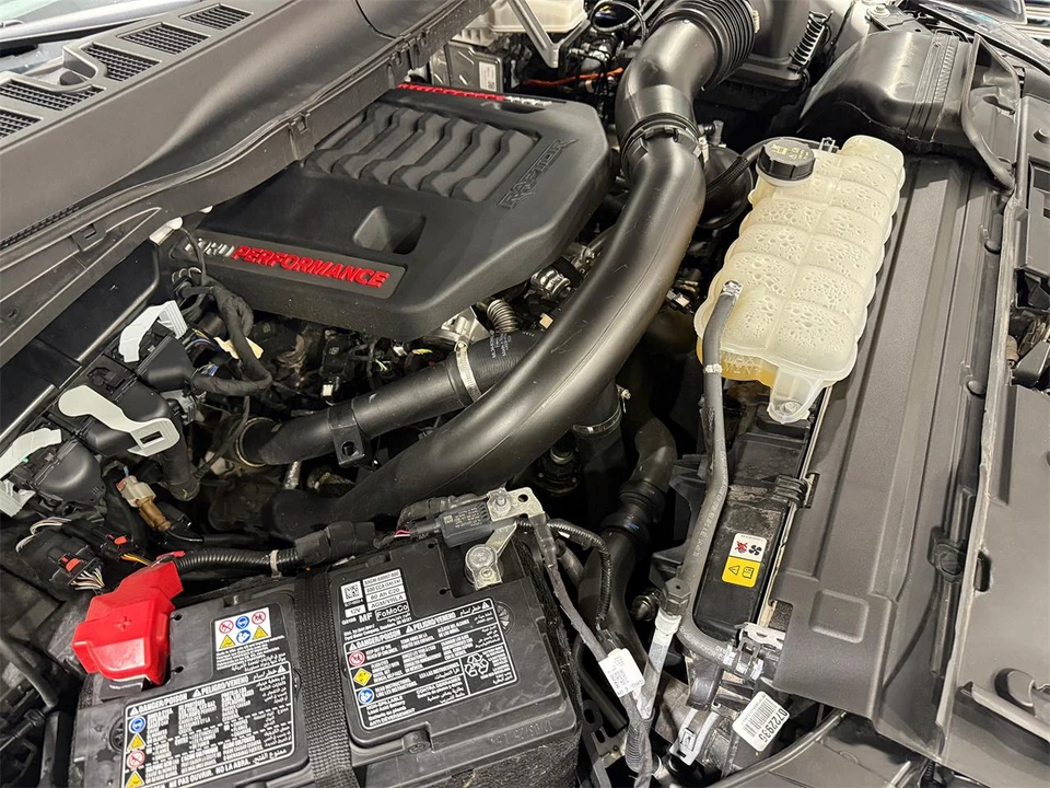 2025 Ford F-150 Raptor 14th Gen - Image 28 of 29