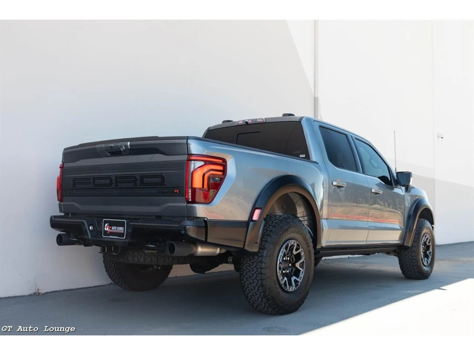 2025 Ford F-150 Raptor 14th Gen - Image 16 of 31