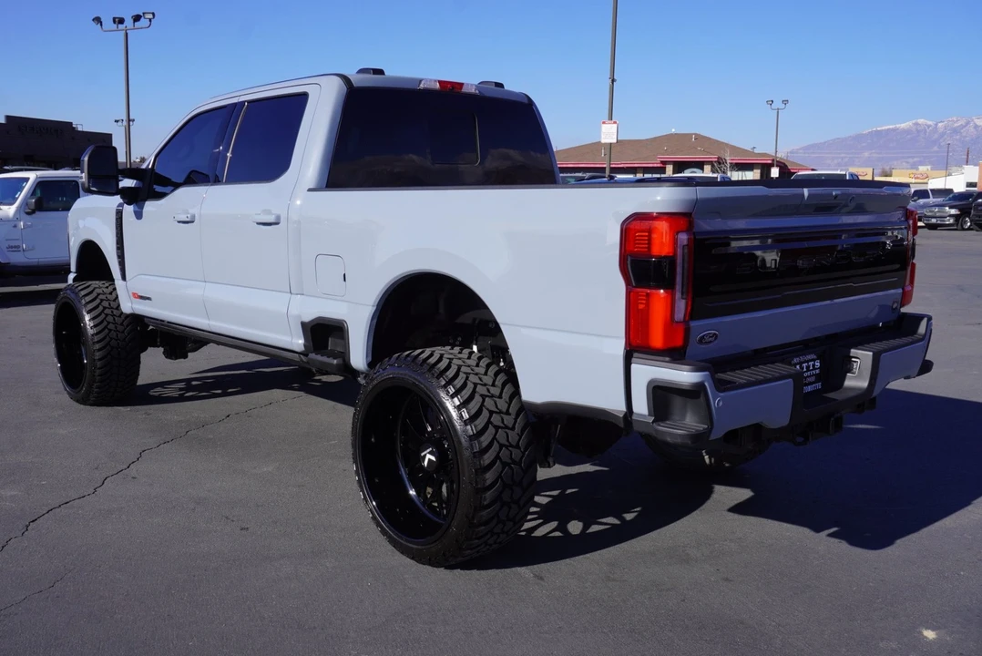 2025 Ford Super Duty 5th Gen - Image 8 of 12