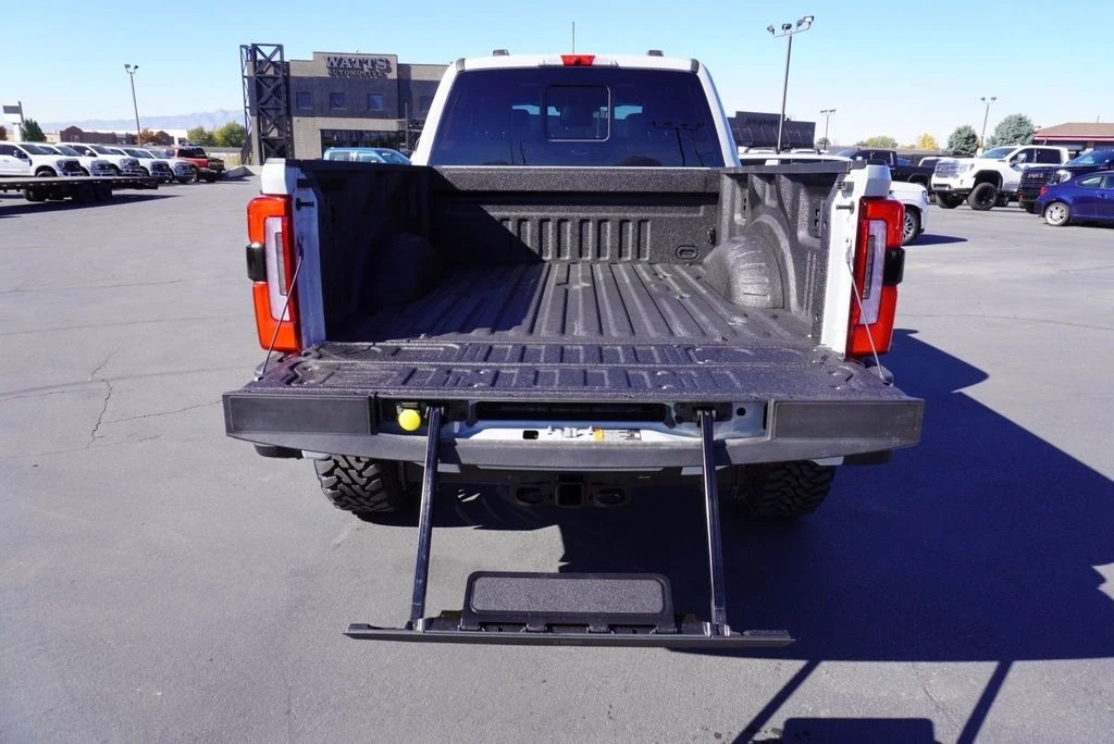 2025 Ford Super Duty 5th Gen - Image 11 of 12