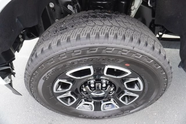 2025 Ford Super Duty 5th Gen - Image 19 of 21