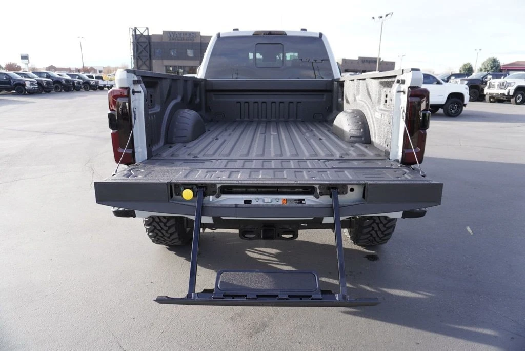2025 Ford Super Duty 5th Gen - Image 11 of 12