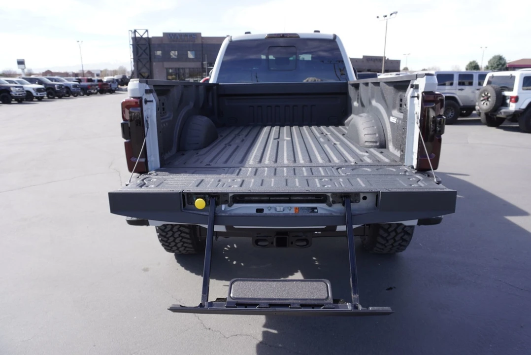 2025 Ford Super Duty 5th Gen - Image 11 of 12