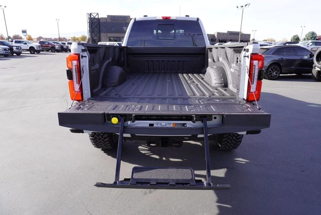2025 Ford Super Duty 5th Gen - Image 11 of 12