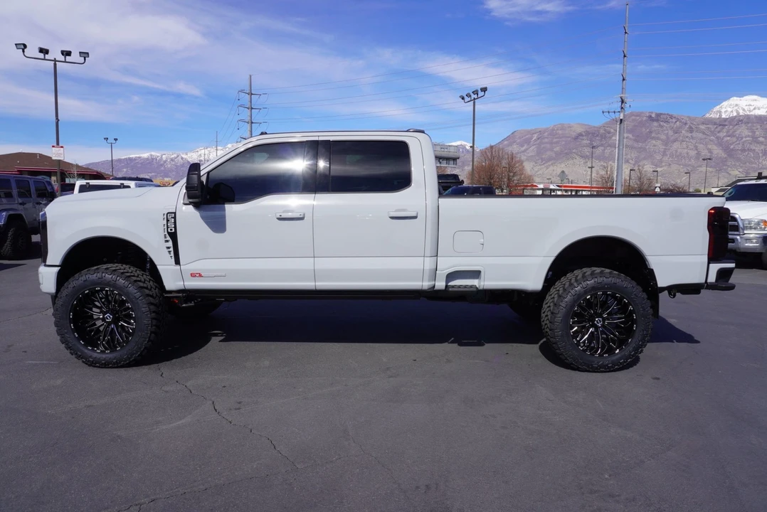 2025 Ford Super Duty 5th Gen - Image 8 of 12