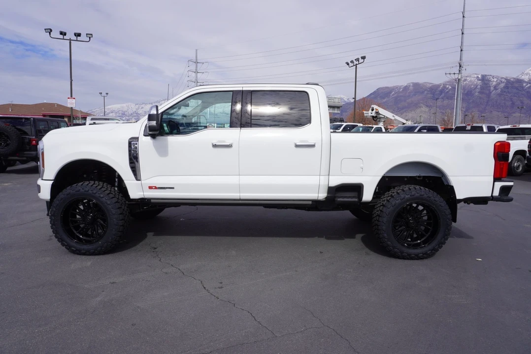 2025 Ford Super Duty 5th Gen - Image 6 of 12