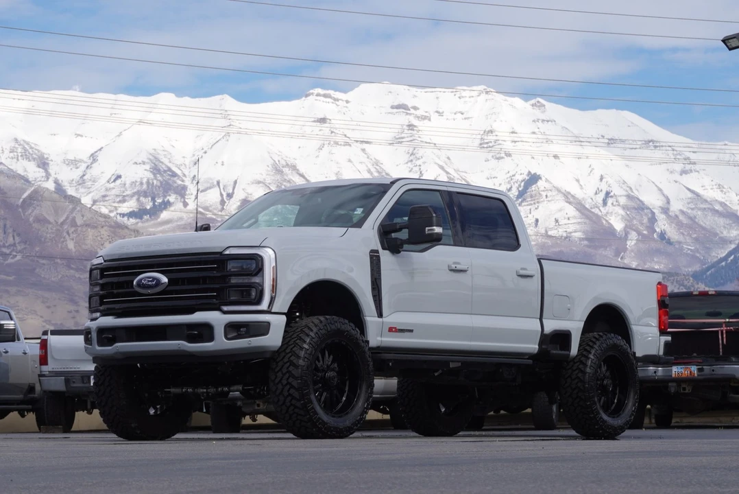 2025 Ford Super Duty 5th Gen - Image 2 of 12
