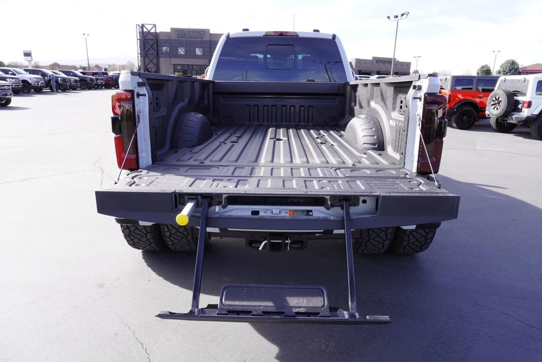 2025 Ford Super Duty 5th Gen - Image 11 of 12