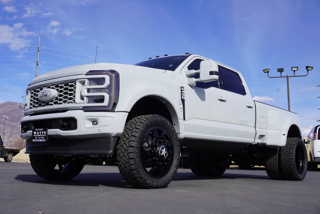 2025 Ford Super Duty 5th Gen - Image 6 of 12