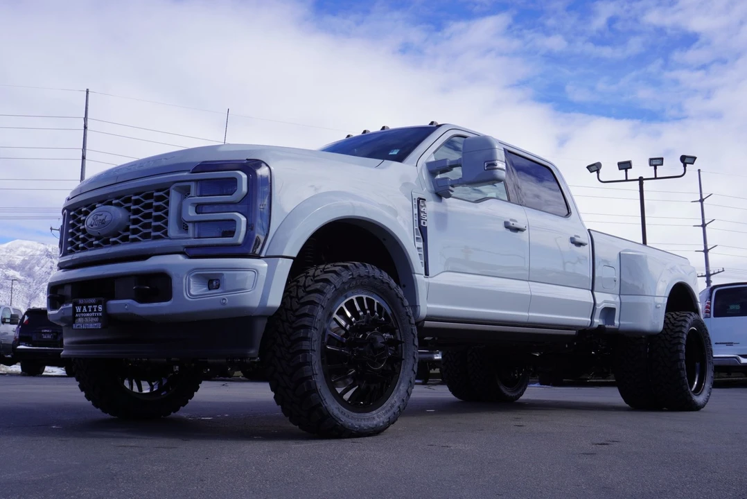 2025 Ford Super Duty 5th Gen - Image 6 of 12