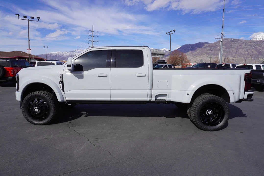 2025 Ford Super Duty 5th Gen - Image 7 of 12