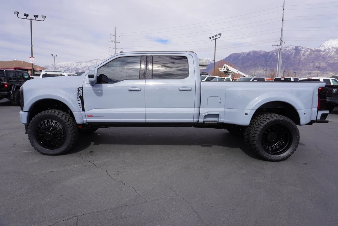 2025 Ford Super Duty 5th Gen - Image 7 of 12