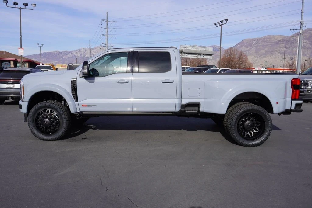 2025 Ford Super Duty 5th Gen - Image 7 of 12