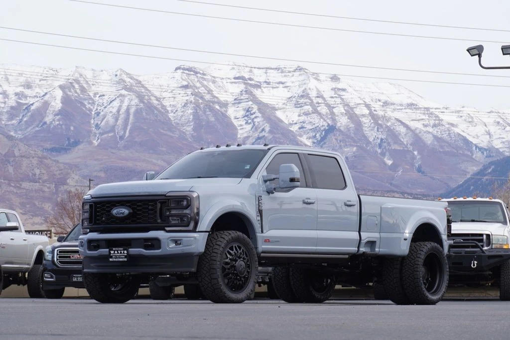 2025 Ford Super Duty 5th Gen - Image 2 of 12