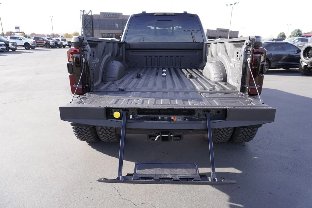 2025 Ford Super Duty 5th Gen - Image 11 of 12