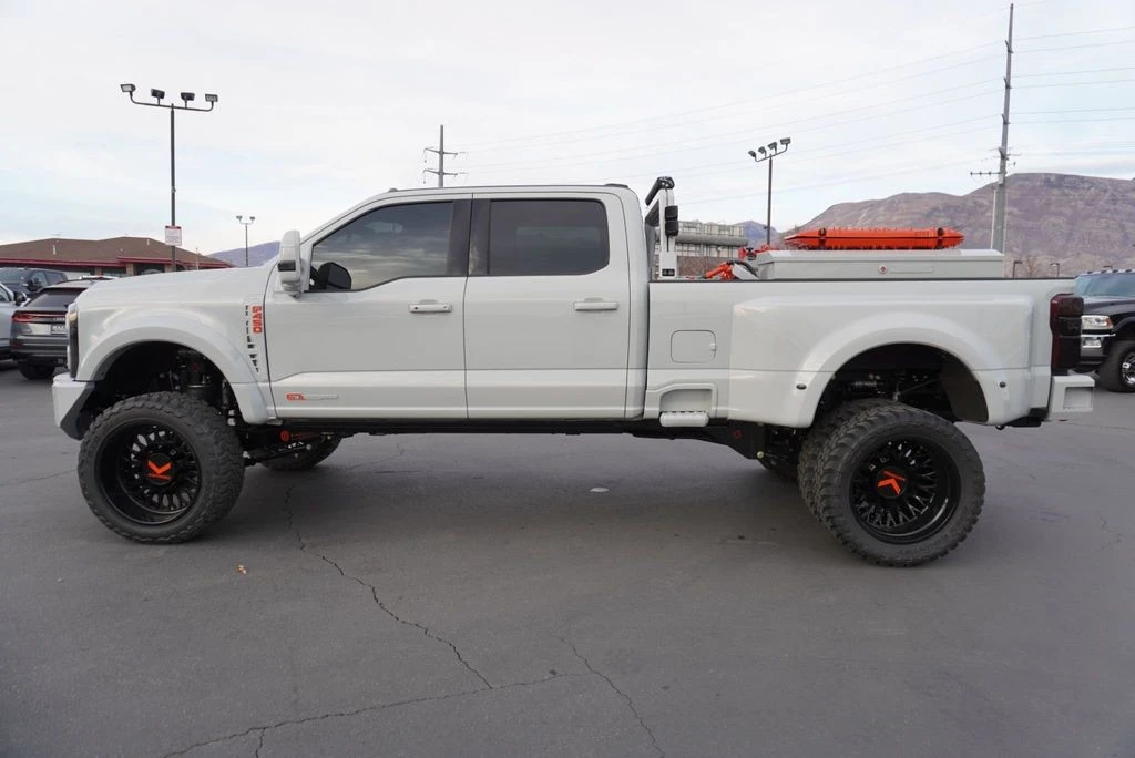 2025 Ford Super Duty 5th Gen - Image 7 of 12