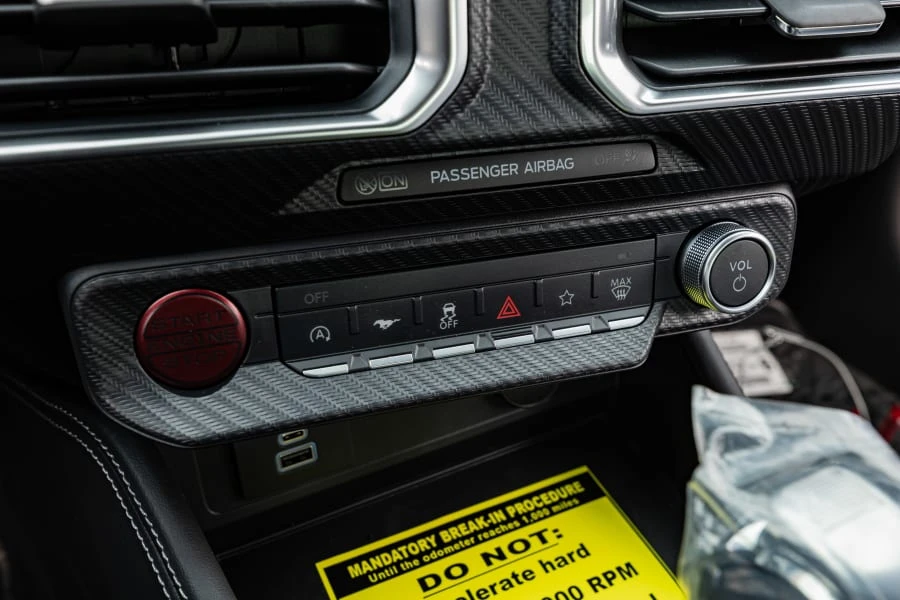 2025 Ford Shelby Mustang - Image 27 of 31