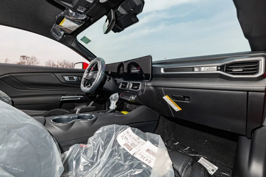 2025 Ford Shelby Mustang - Image 25 of 31