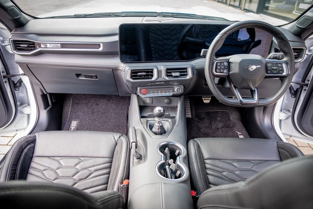 2025 Shelby GT350 - Image 30 of 31