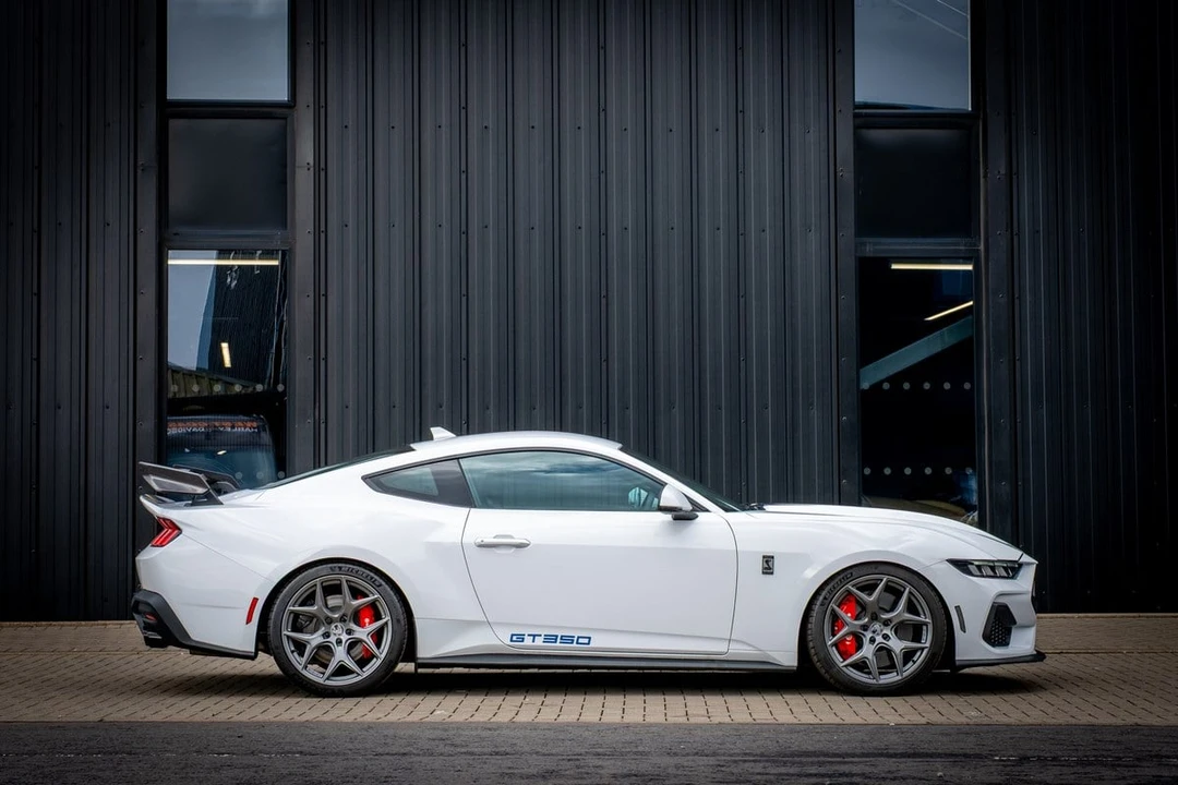 2025 Shelby GT350 - Image 25 of 31