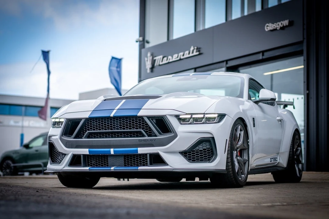 2025 Shelby GT350 - Image 13 of 31