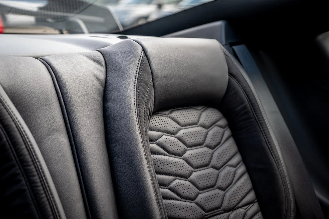 2025 Shelby GT350 - Image 28 of 31