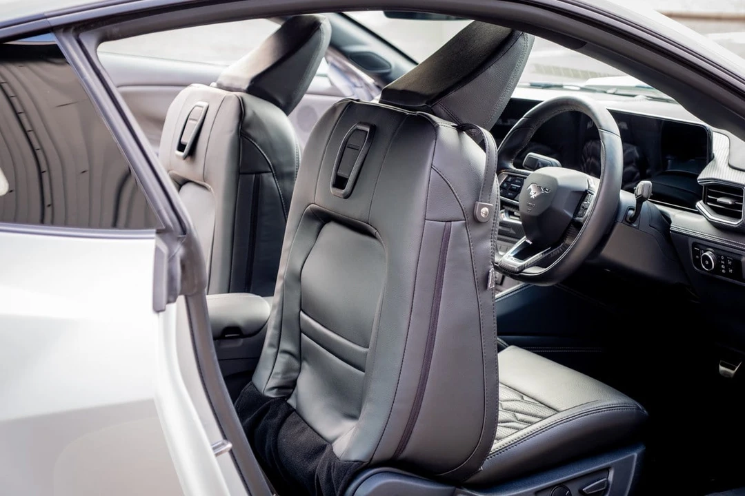 2025 Shelby GT350 - Image 18 of 31